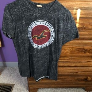Mens Hollister size small t shirt